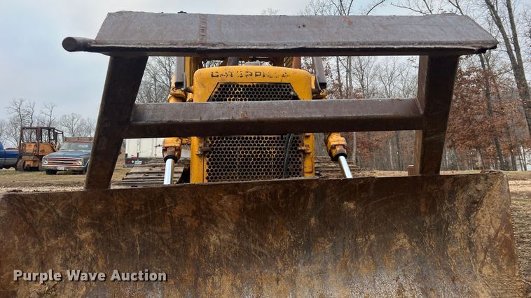 image for item JU9669 1967 Caterpillar D6C  dozer
