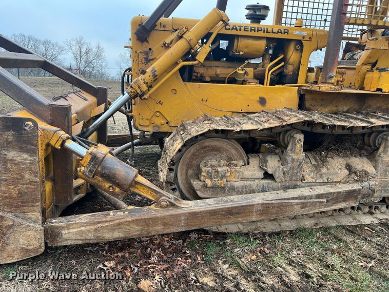 image for item JU9669 1967 Caterpillar D6C  dozer