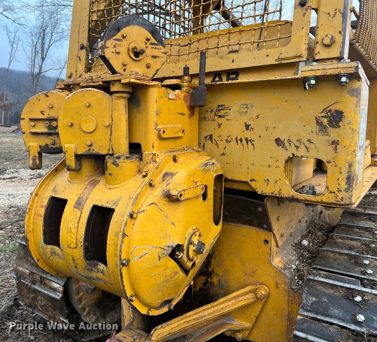 image for item JU9669 1967 Caterpillar D6C  dozer