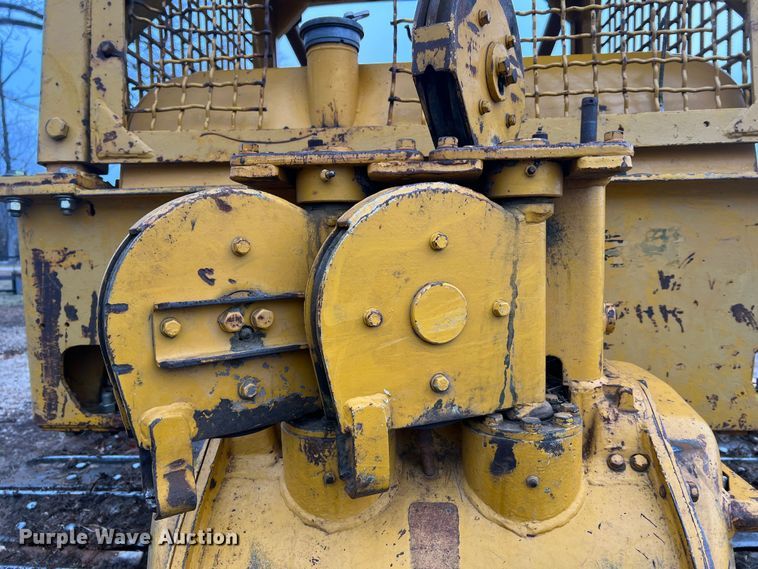 image for item JU9669 1967 Caterpillar D6C  dozer