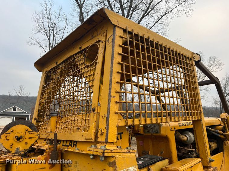 image for item JU9669 1967 Caterpillar D6C  dozer