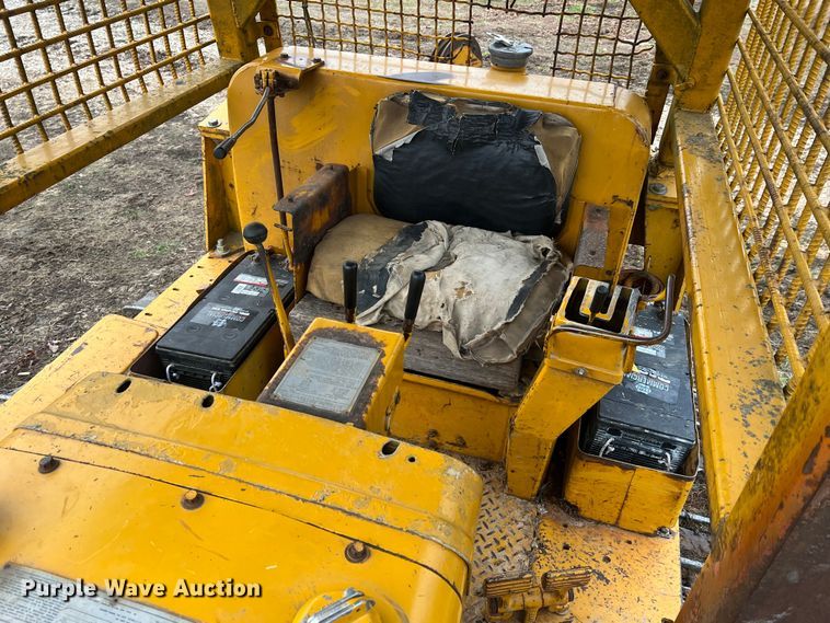 image for item JU9669 1967 Caterpillar D6C  dozer