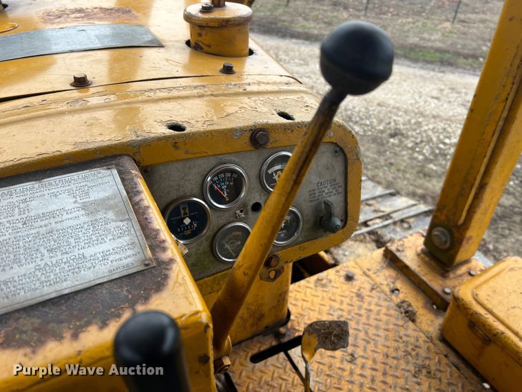 image for item JU9669 1967 Caterpillar D6C  dozer