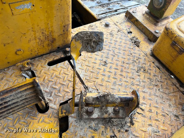 image for item JU9669 1967 Caterpillar D6C  dozer