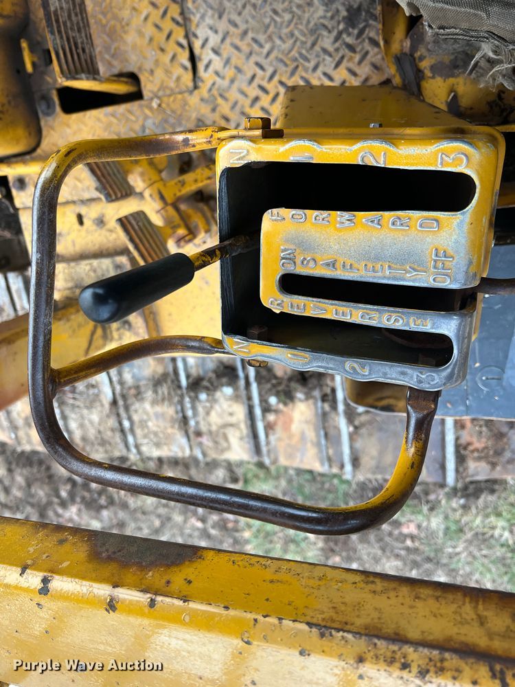 image for item JU9669 1967 Caterpillar D6C  dozer
