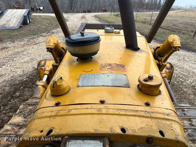 image for item JU9669 1967 Caterpillar D6C  dozer