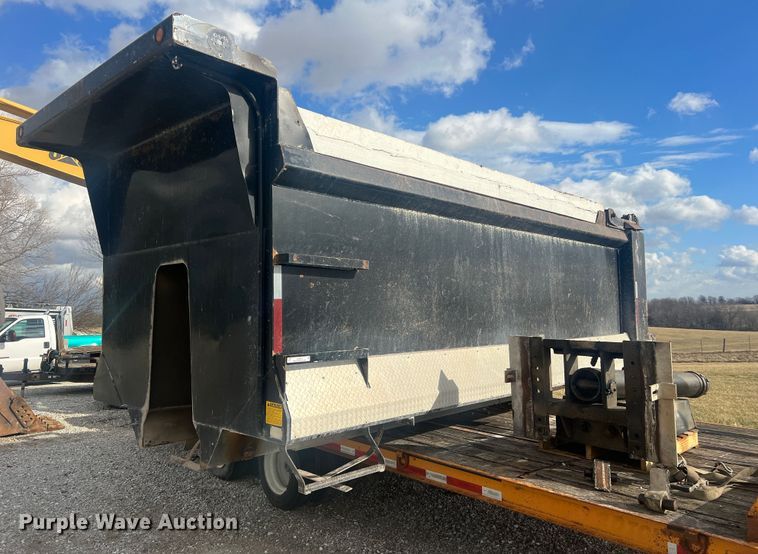 image for item JU9674 Heil  dump truck bed
