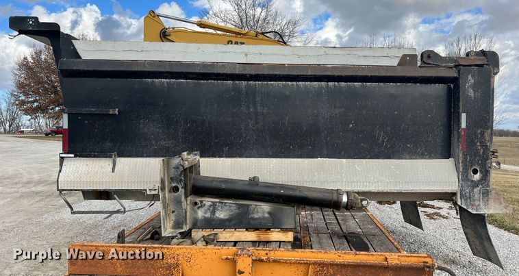 image for item JU9674 Heil  dump truck bed