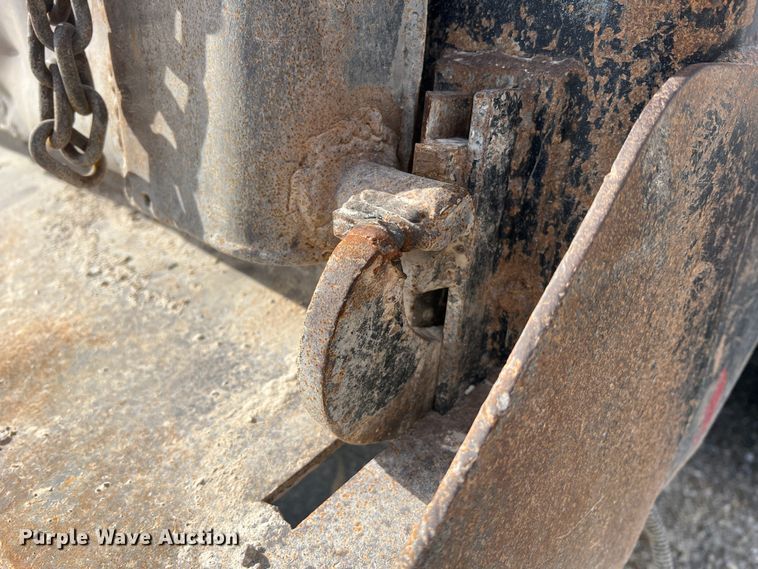 image for item JU9674 Heil  dump truck bed