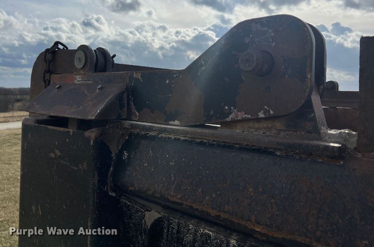 image for item JU9674 Heil  dump truck bed