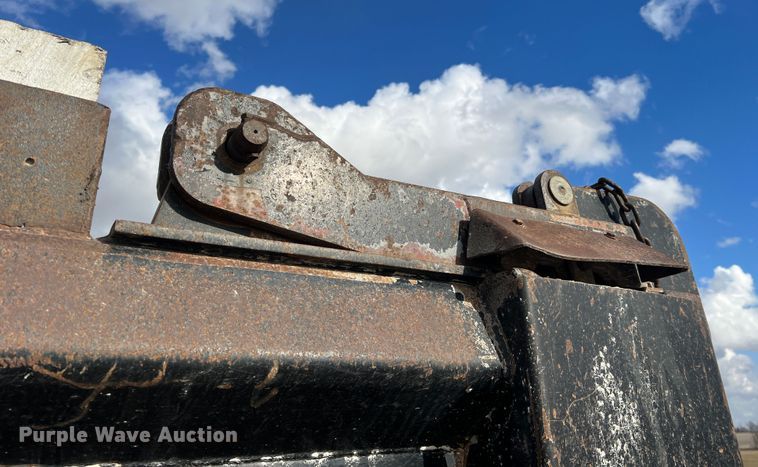 image for item JU9674 Heil  dump truck bed