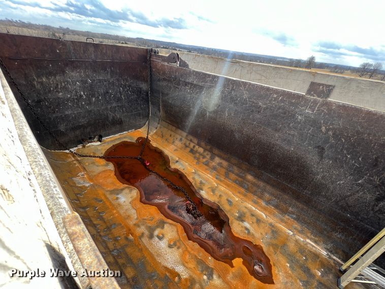 image for item JU9674 Heil  dump truck bed