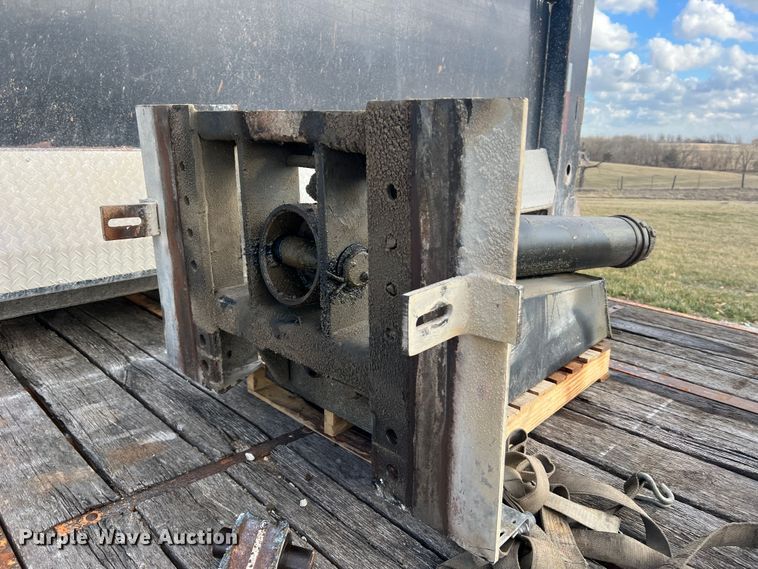 image for item JU9674 Heil  dump truck bed