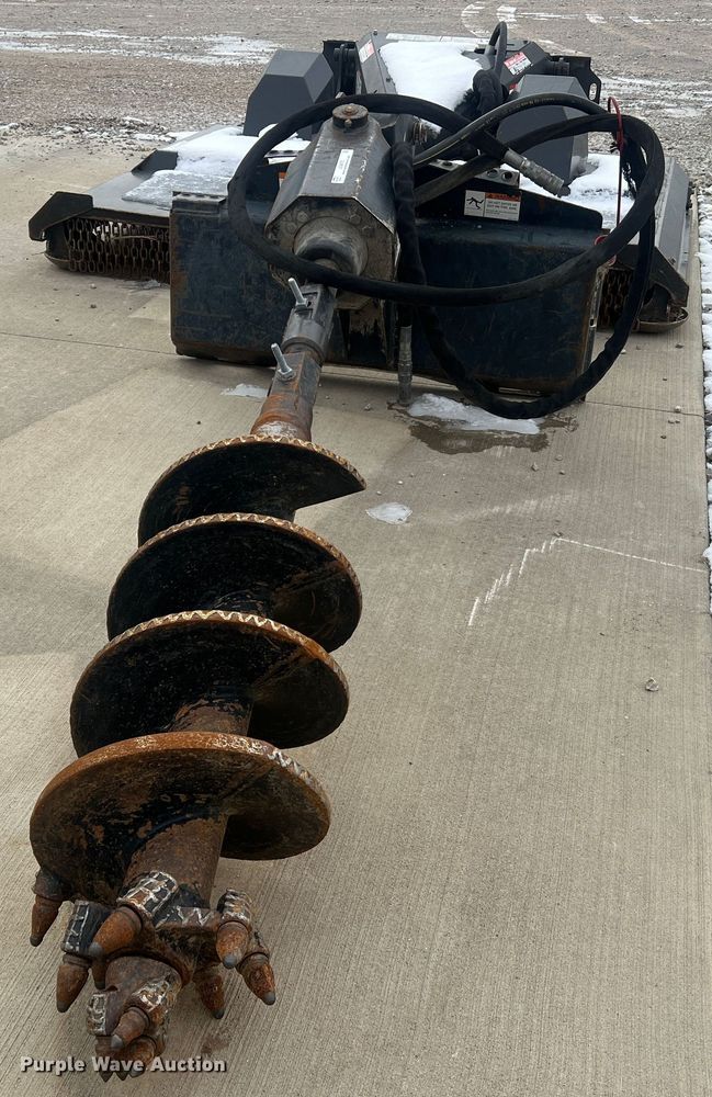 image for item JU9675 Bobcat 15C  skid steer auger