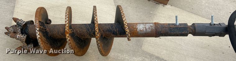 image for item JU9675 Bobcat 15C  skid steer auger