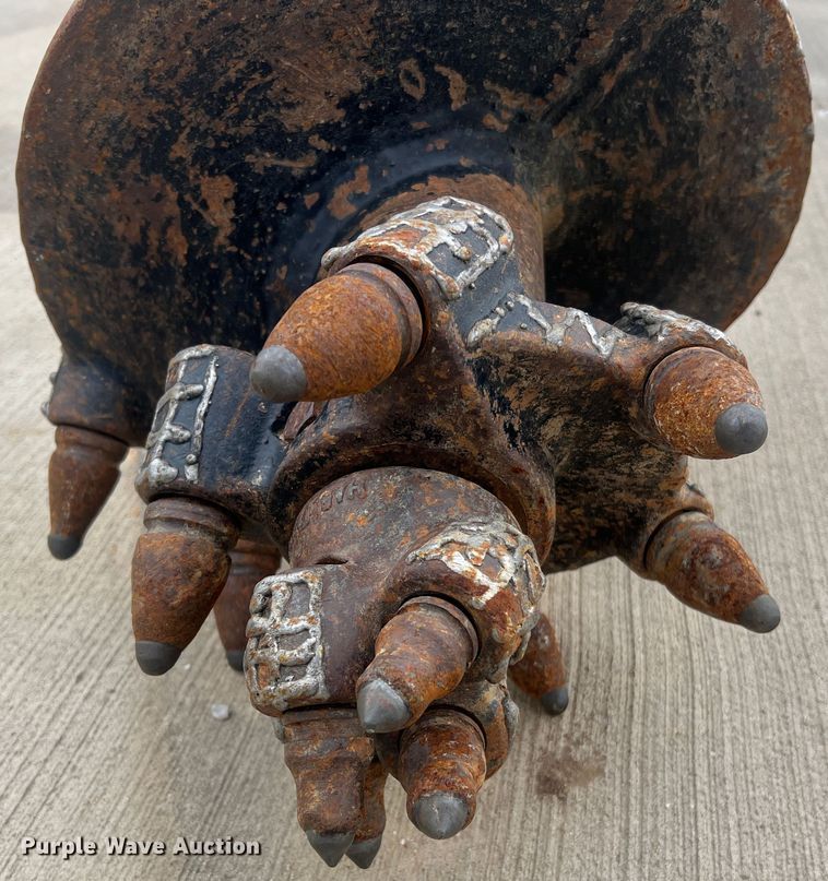 image for item JU9675 Bobcat 15C  skid steer auger