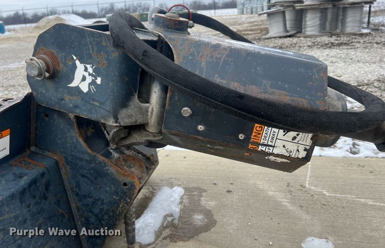 image for item JU9675 Bobcat 15C  skid steer auger