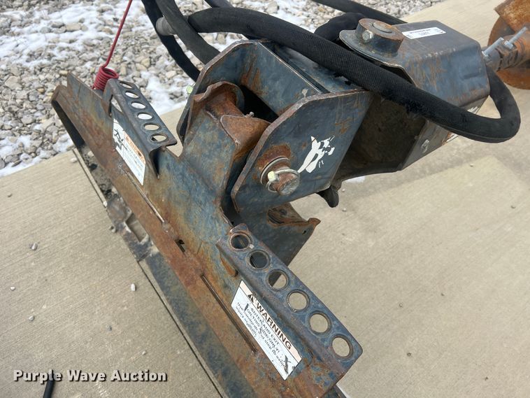 image for item JU9675 Bobcat 15C  skid steer auger