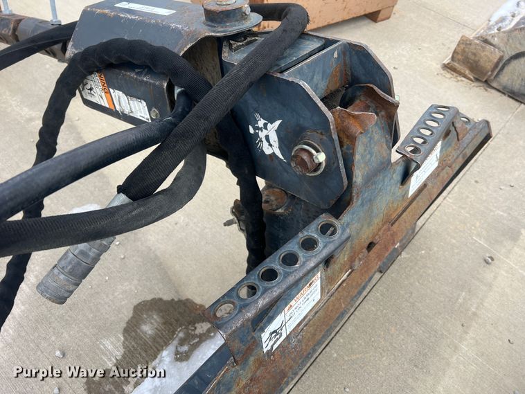 image for item JU9675 Bobcat 15C  skid steer auger