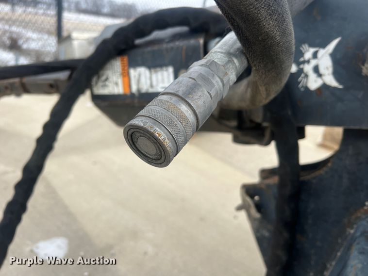 image for item JU9675 Bobcat 15C  skid steer auger