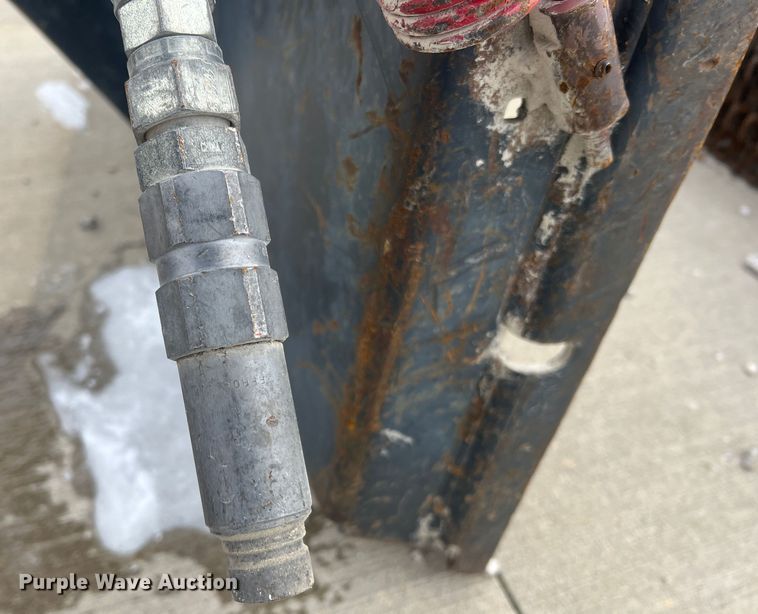 image for item JU9675 Bobcat 15C  skid steer auger