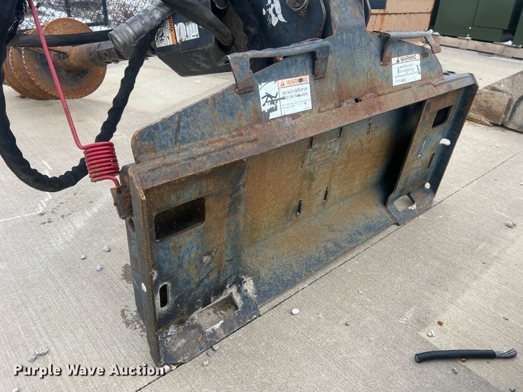 image for item JU9675 Bobcat 15C  skid steer auger