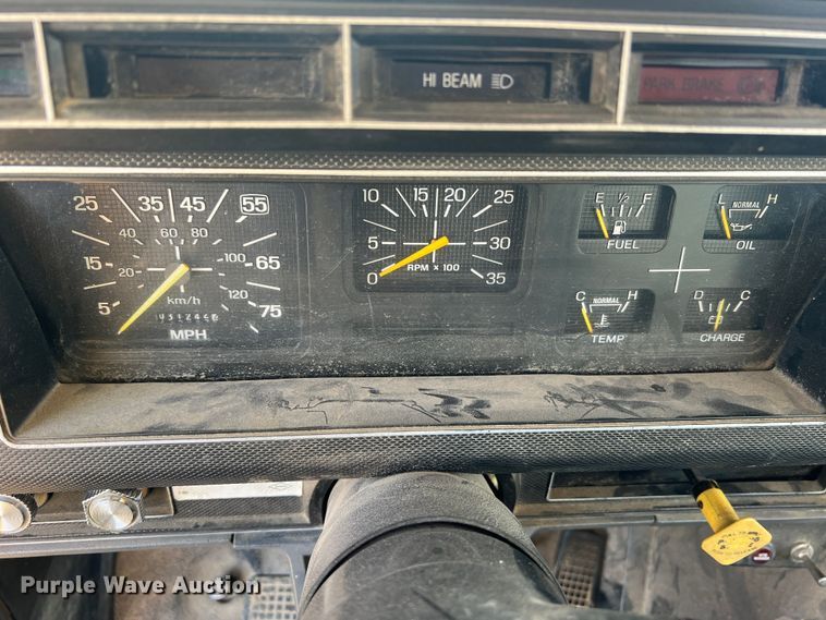 image for item JU9681 1990 Ford F700  bucket truck