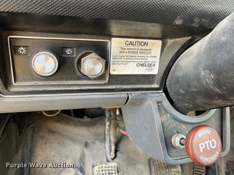 image for item JU9681 1990 Ford F700  bucket truck