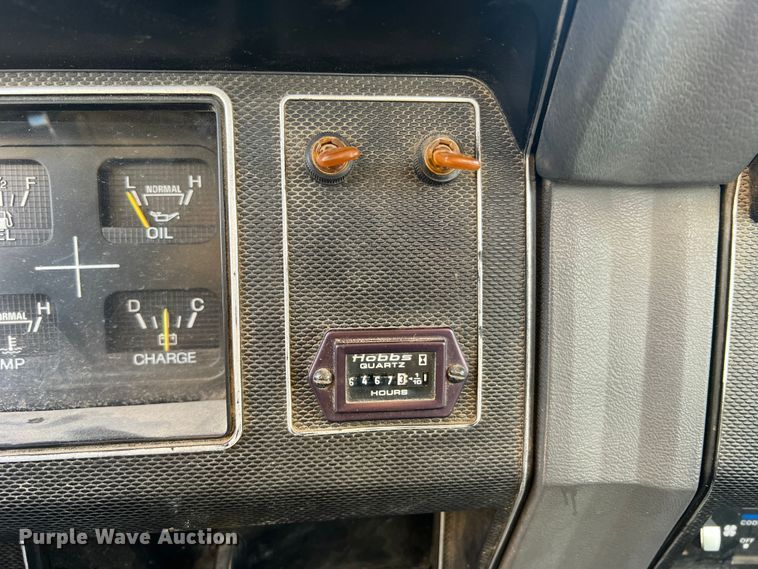 image for item JU9681 1990 Ford F700  bucket truck