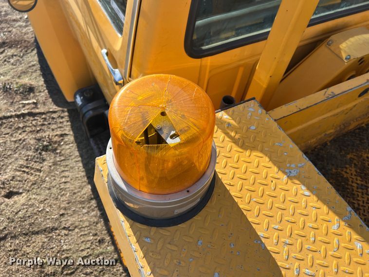 image for item JU9681 1990 Ford F700  bucket truck