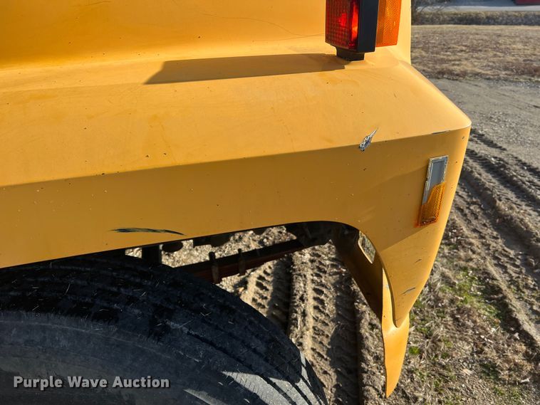 image for item JU9681 1990 Ford F700  bucket truck