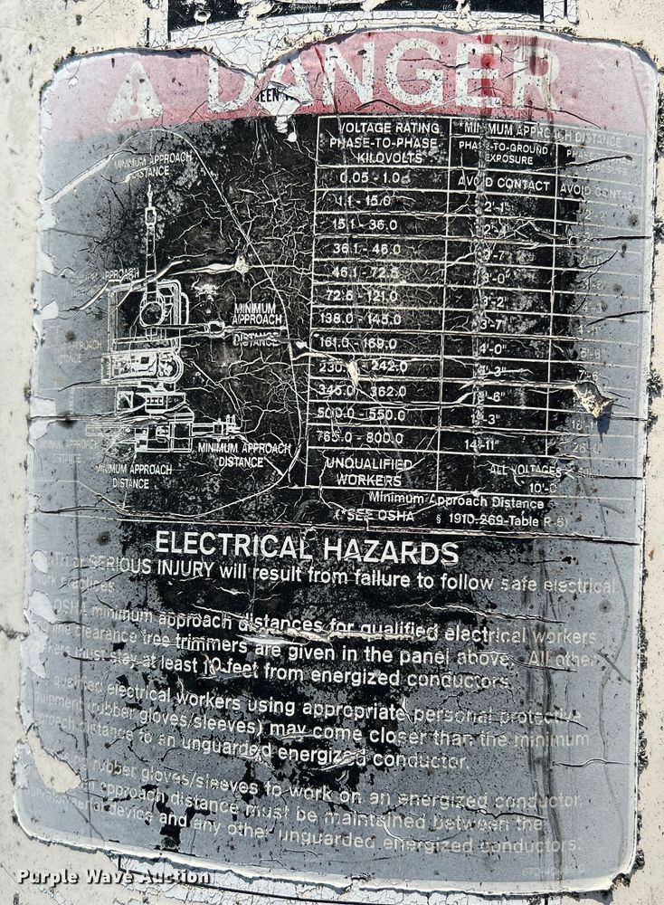 image for item JU9681 1990 Ford F700  bucket truck