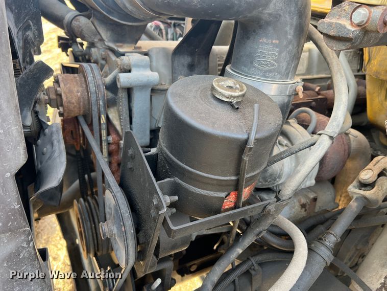 image for item JU9681 1990 Ford F700  bucket truck