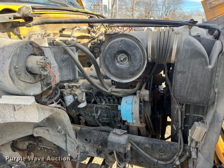 image for item JU9681 1990 Ford F700  bucket truck