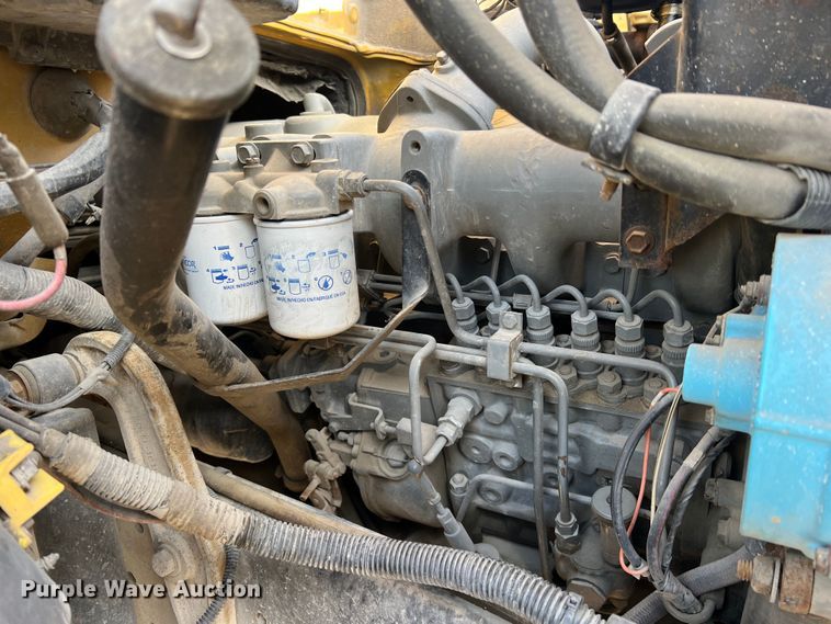 image for item JU9681 1990 Ford F700  bucket truck