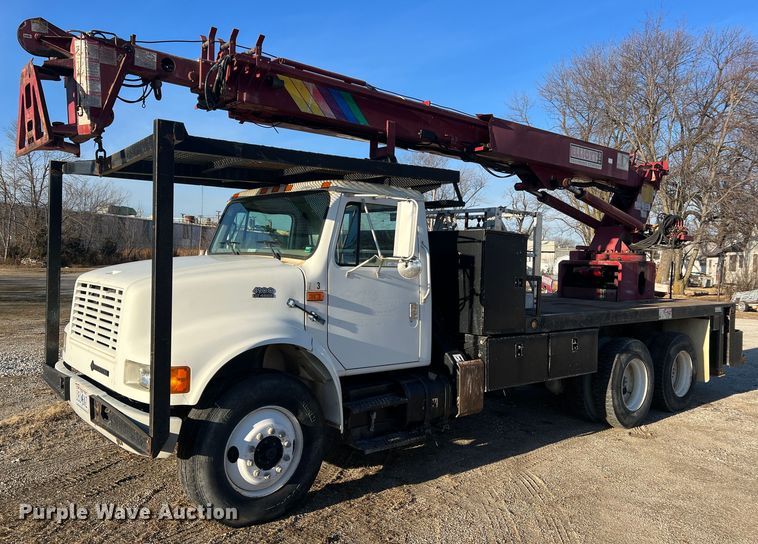 image for item JU9682 1999 International 4900  bucket truck