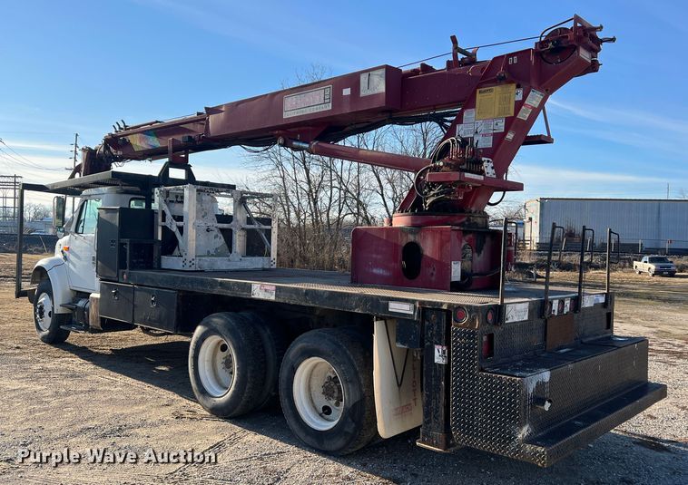 image for item JU9682 1999 International 4900  bucket truck