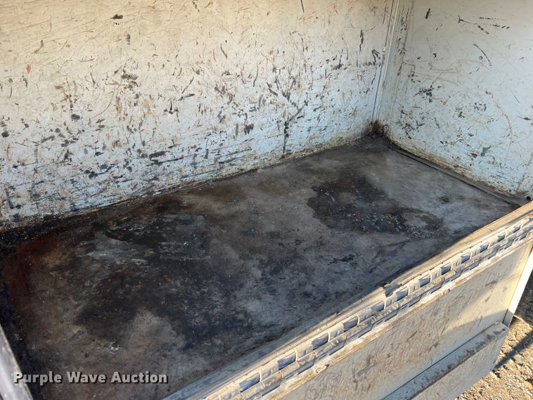 image for item JU9682 1999 International 4900  bucket truck