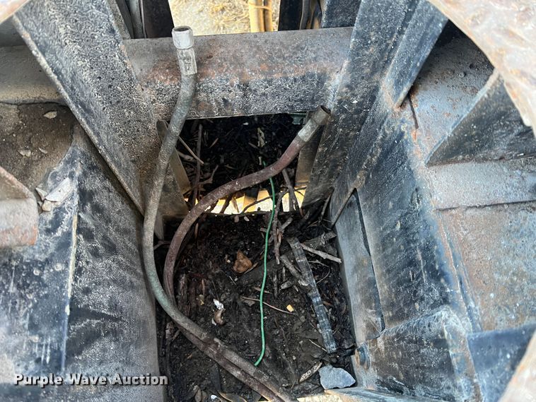 image for item JU9682 1999 International 4900  bucket truck