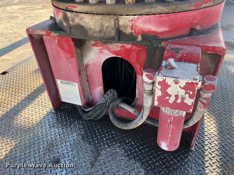 image for item JU9682 1999 International 4900  bucket truck