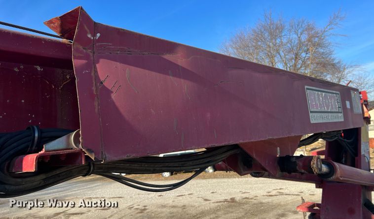 image for item JU9682 1999 International 4900  bucket truck