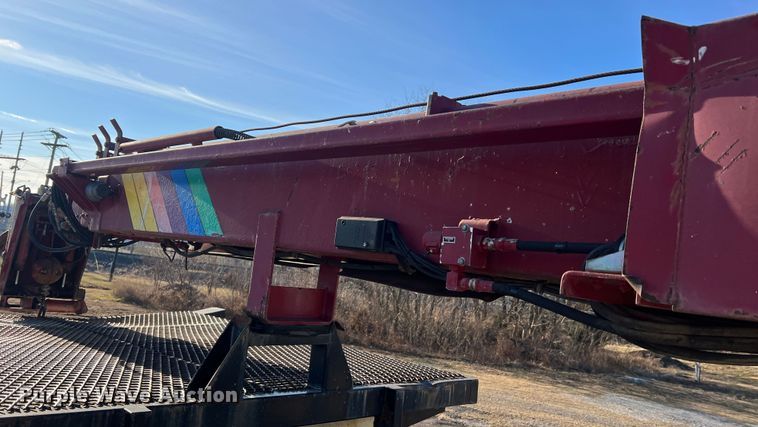 image for item JU9682 1999 International 4900  bucket truck