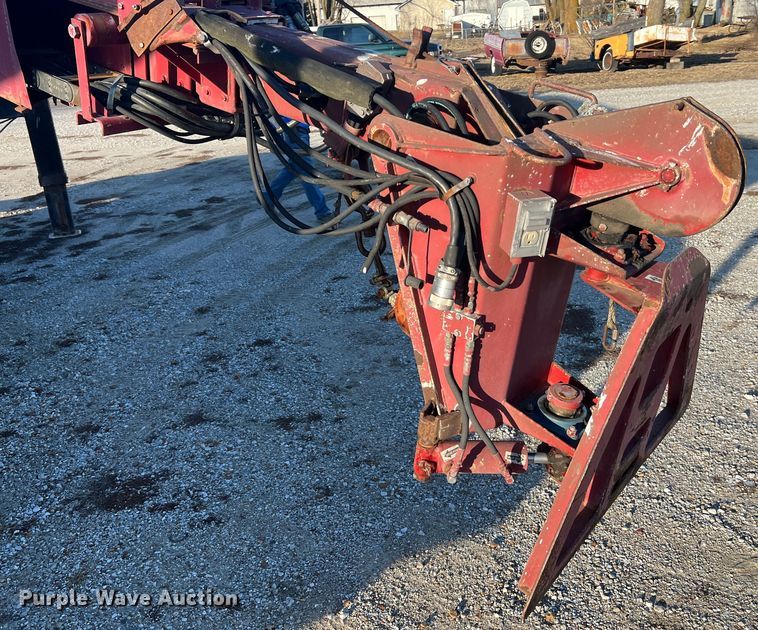 image for item JU9682 1999 International 4900  bucket truck