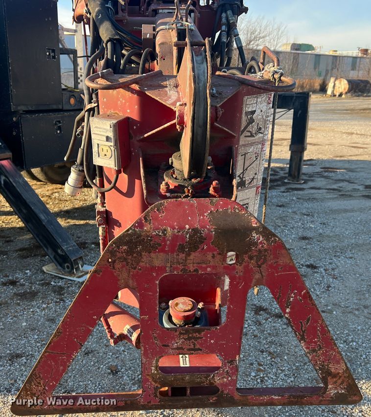 image for item JU9682 1999 International 4900  bucket truck