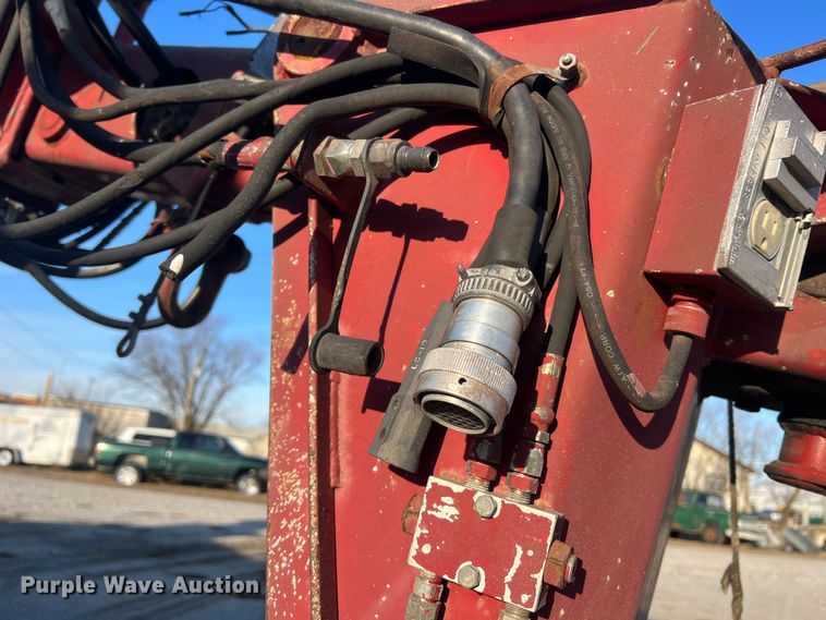 image for item JU9682 1999 International 4900  bucket truck