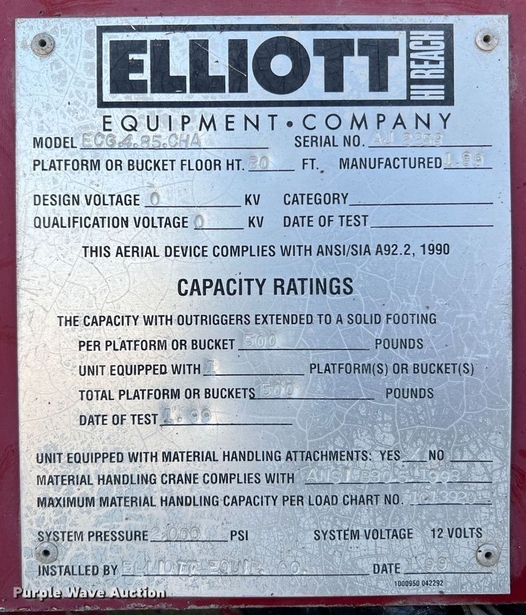 image for item JU9682 1999 International 4900  bucket truck