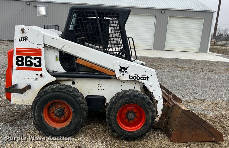 image for item JU9714 2000 Bobcat 863  skid steer loader