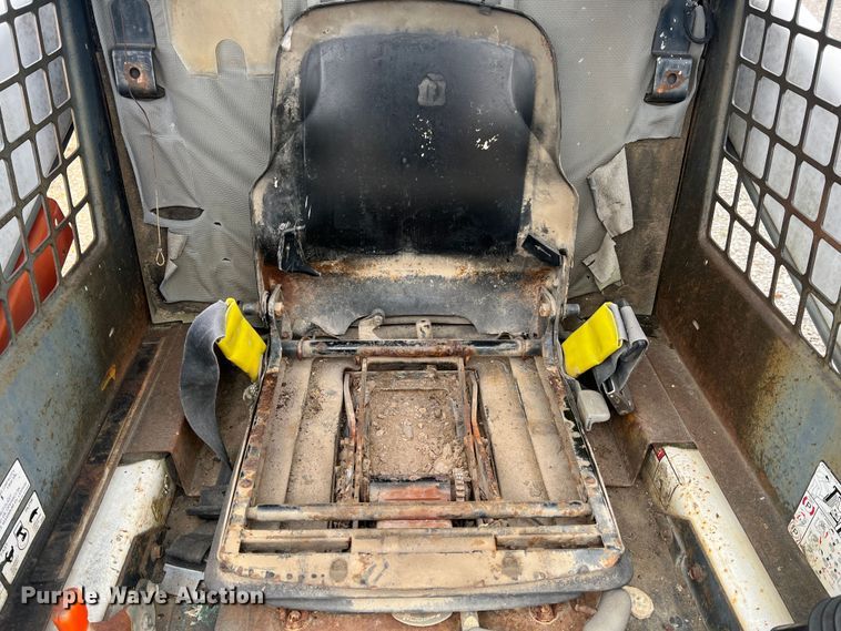 image for item JU9714 2000 Bobcat 863  skid steer loader