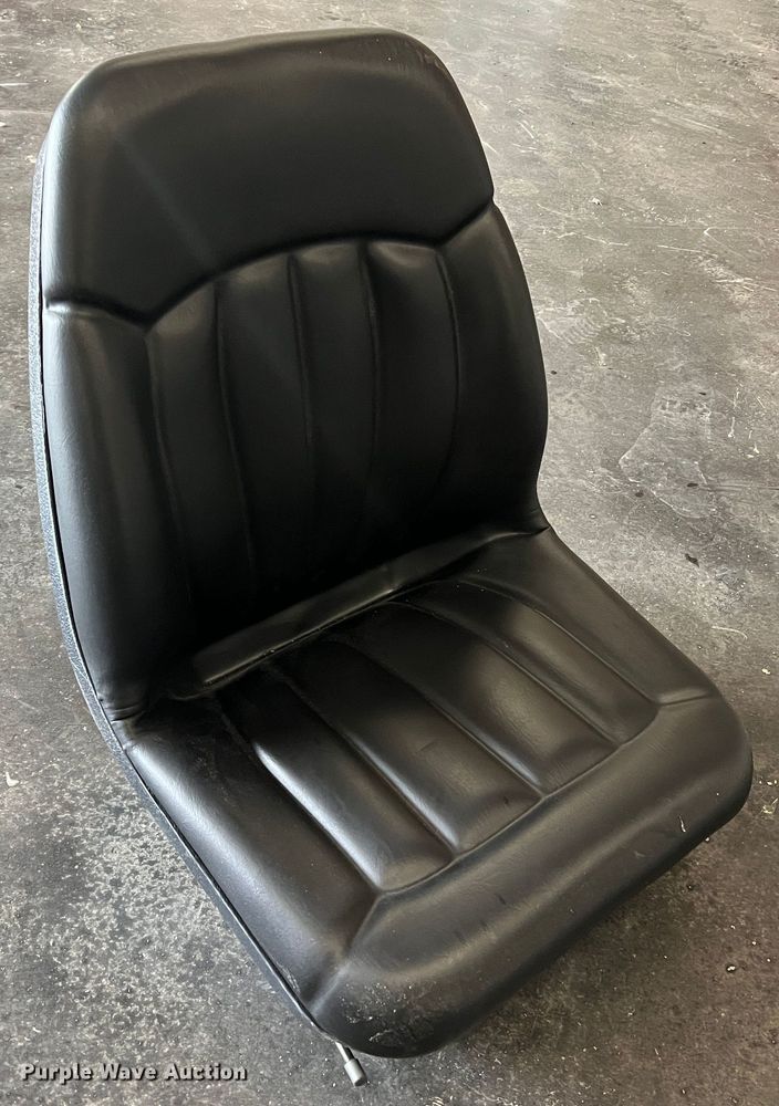 image for item JU9714 2000 Bobcat 863  skid steer loader