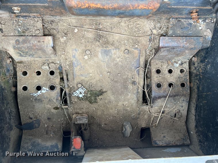 image for item JU9714 2000 Bobcat 863  skid steer loader